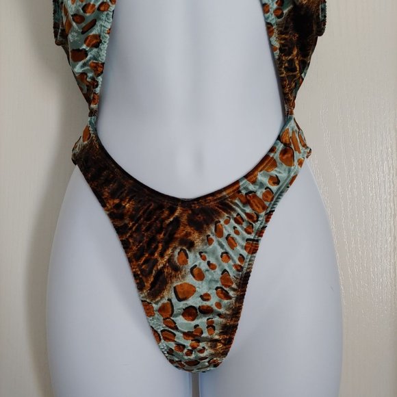 Magic Bikini Leopard Velvet One Piece Suit - Picture 4 of 12